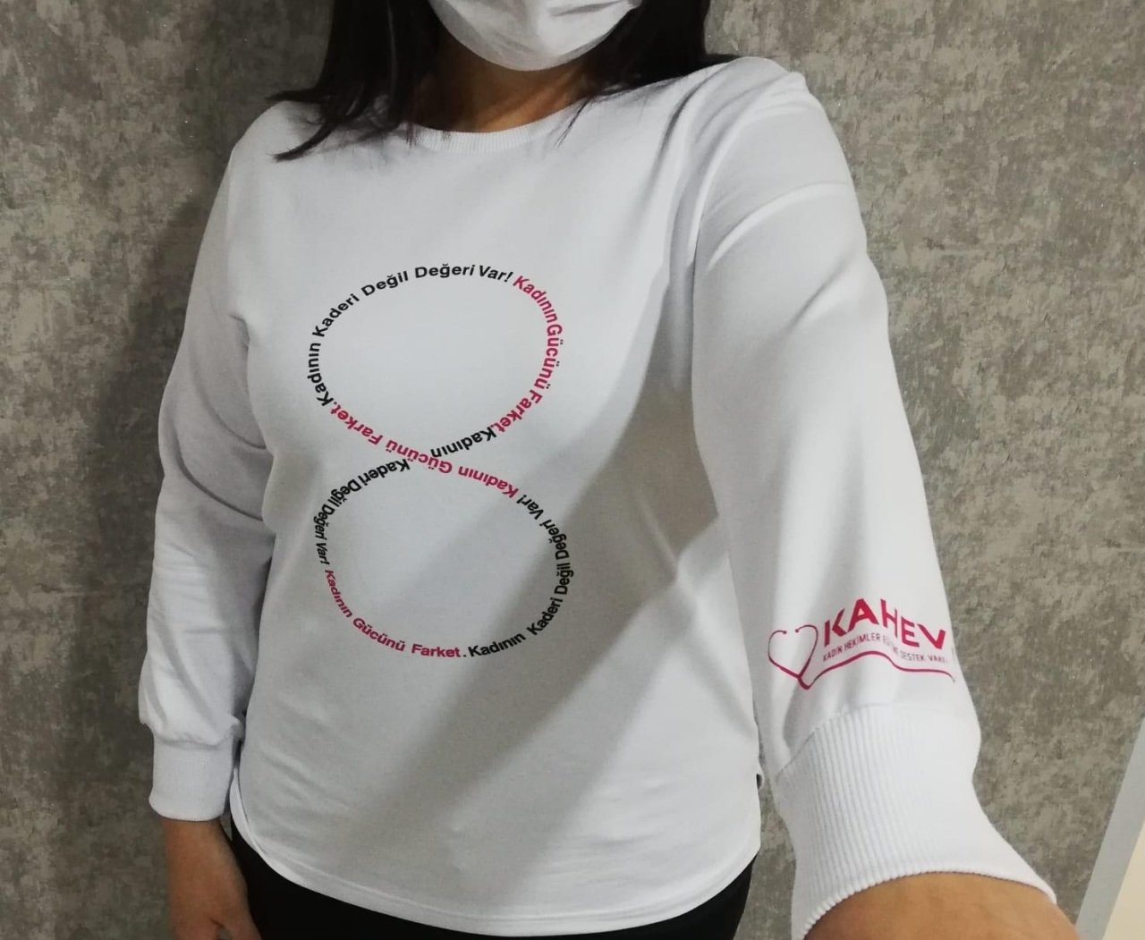 Çiçek Desenli Sweatshirt