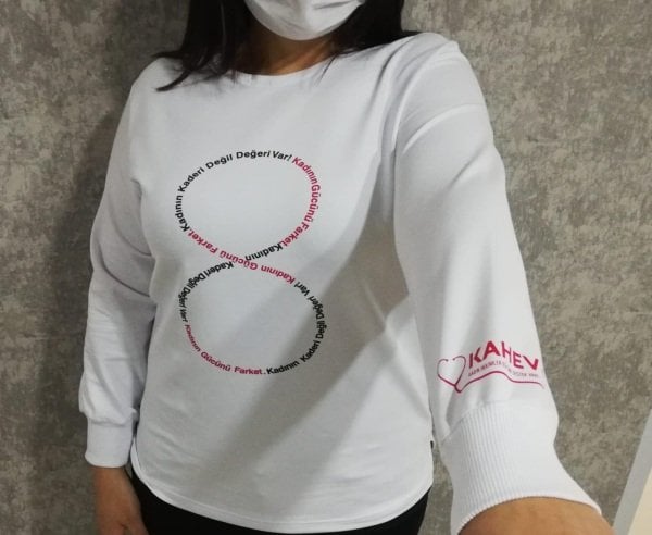 Çiçek Desenli Sweatshirt