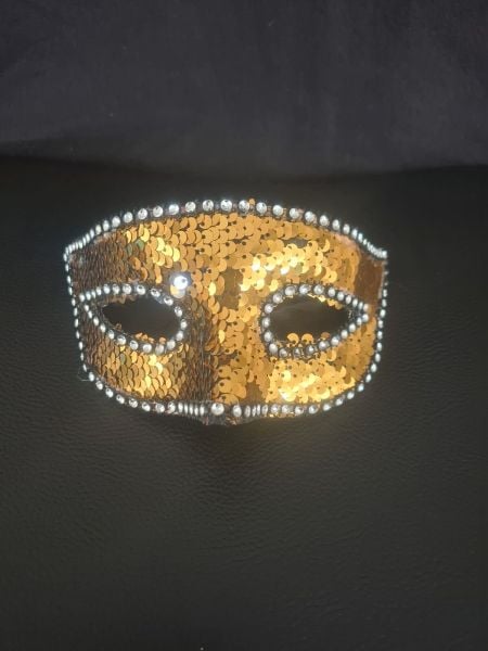 Gold Pullu Yılbaşı Maskesi