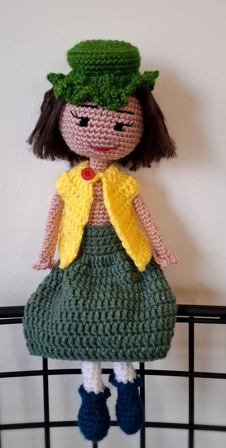 Amigurumi Yeşil Şapkalı Bebek