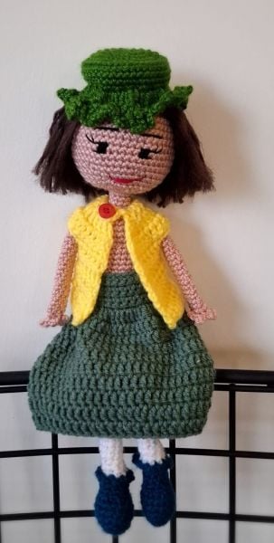 Amigurumi Yeşil Şapkalı Bebek