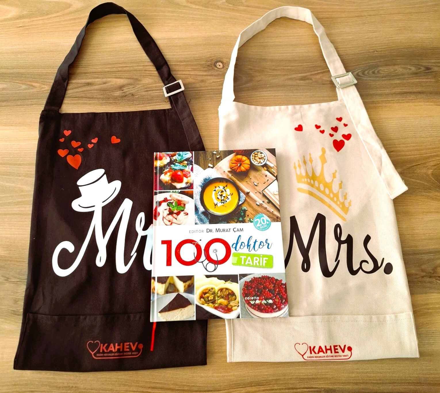 100 Dr. 100 Tarif & Mrs.-Mr. Mutfak Önlüğü Seti