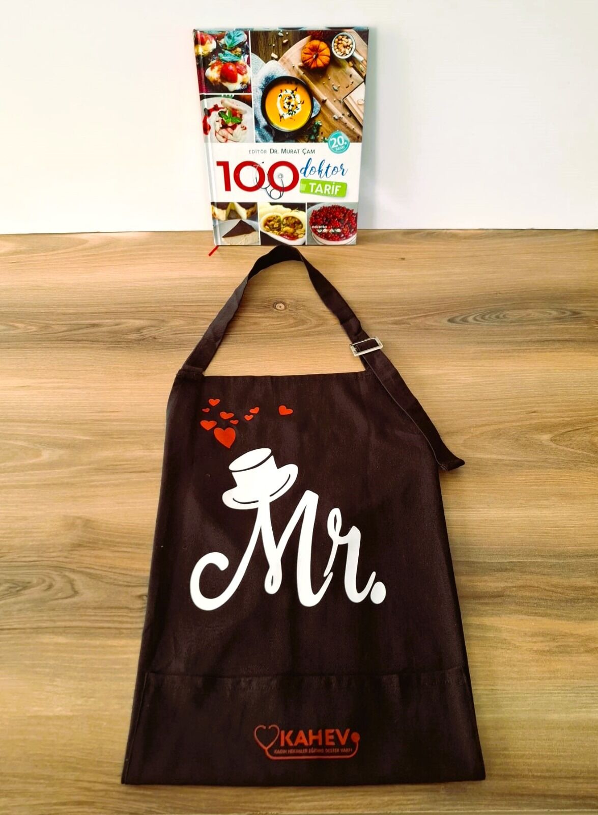 100 Dr. 100 Tarif & Mutfak Önlüğü